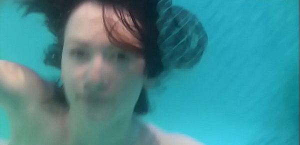  Super hot underwater swimming babe Rusalka
